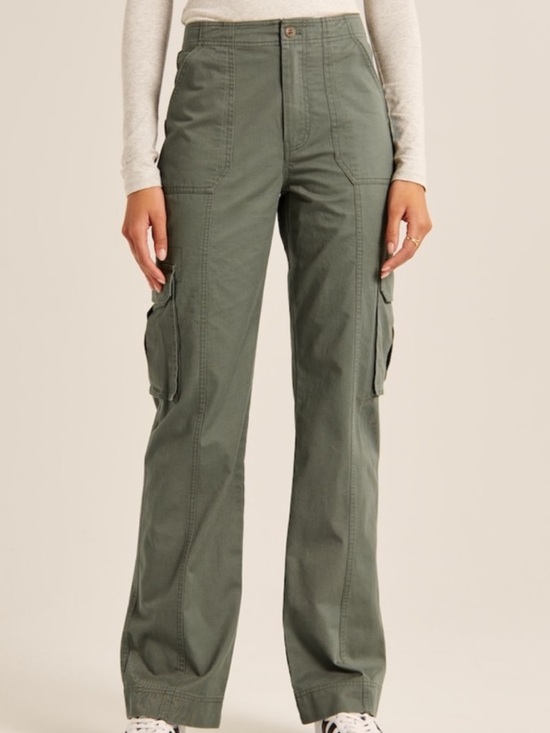 Abercrombie & Fitch Pants - Women's relaxed Cargo Pants short